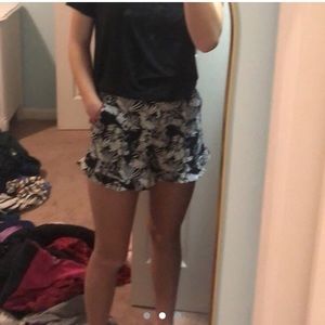 black and white flowy shorts